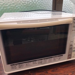 日立のMRO-NF6は、電子レンジとオーブン機能を兼ね備えた