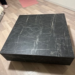 引き出し付きテーブルの画像