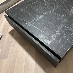 引き出し付きテーブルの画像