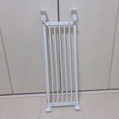 ニトリ　ポールつっぱり棚