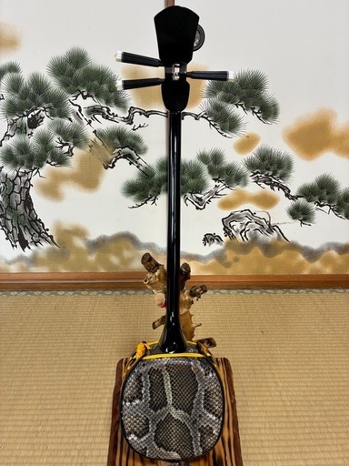 沖縄三線！新品！貴重！知念大工型！本蛇皮！本張り！【一枚張り