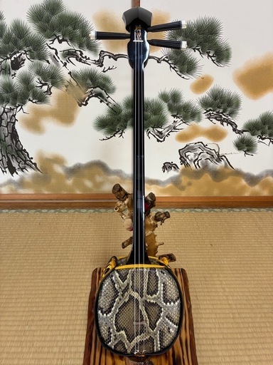 沖縄三線！新品！貴重！知念大工型！本蛇皮！本張り！【一枚張り