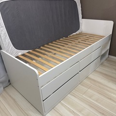 IKEA ベッドフレーム・マットレス