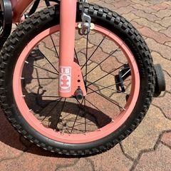 子供用16インテ自転車 補助輪、スタンド、補助ポール付きの画像