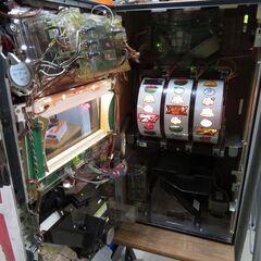 パチスロ実機 ロデオ モンスターハンター コイン不用機 ドアキー・設定キー付 スロット機 クレカ決済可能|江別市のリサイクルショップドロップの画像