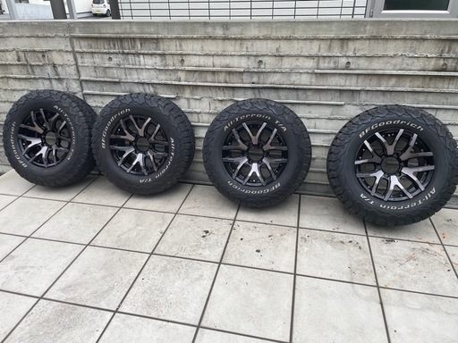 ハイラックス　レイズ　265 70 17