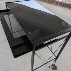 ガラステーブルの画像