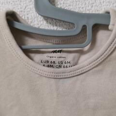 H&M オーガニックコットンロンパース☆ベージュ☆4-6M サイズ68の画像