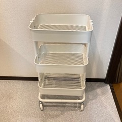 IKEA ロースコグ　ホワイト　キャスター付きワゴンホワイト 台所や洗面所にの画像
