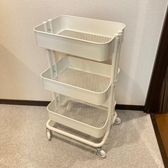 IKEA ロースコグ　ホワイト　キャスター付きワゴンホワイト 台所や洗面所にの画像