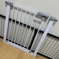 ベビーゲート
