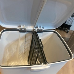 　分別ペダルゴミ箱　の画像