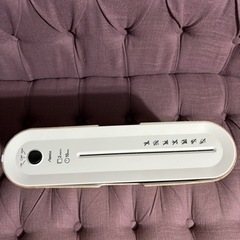 お値下げ＊コンパクトなシュレッダー♡マイクロカット シュレッダー♡郵便物や個人情報書類の処分に役立つシュレッダー♡美品の画像