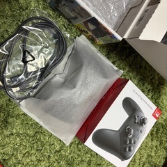 Nintendo Switch 本体　ジョイコン付きの画像