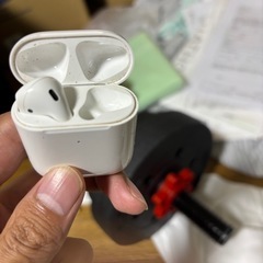 片耳だけと充電器AirPods