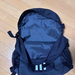 adidasリュックサックの画像