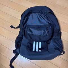 adidasリュックサックの画像