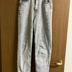ZARA グレー ストレートレッグジーンズ EUR 36