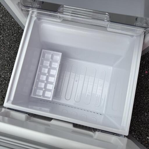 C7543☆2022年製美品☆シャープ 冷蔵庫 ホワイト 右.左開き 自動