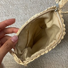 ベージュ かごバッグ ショルダーバッグの画像