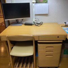 学習机　（机、椅子、サイドキャビネット、机上本棚）