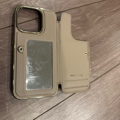 iPhone15Proのスマホケース　鏡付きの画像