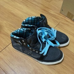 美品、GRAVISスニーカー