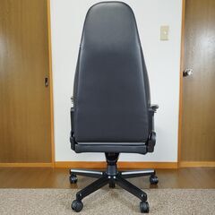 【極美品】noblechairs ICON ノーブルチェアーズ アイコン ゲーミングチェア ブラック＋メモリーフォーム クッションセットの画像