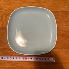 IKEA 平皿　プレートの画像