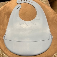 【新品未使用】おまけありお食事用エプロンの画像