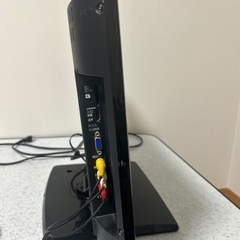 DX BROADTEC 22V型 液晶テレビ 本体とリモコンの画像