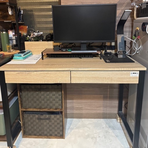 【決定】【美品】コンセント付き PC デスク