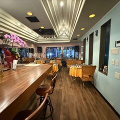 バーで演奏、パフォーマンスしたい方、募集中。投げ銭ライブ