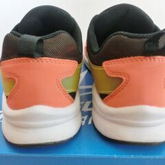 子供靴　瞬足　24cm　幅広３E　オレンジ色の画像
