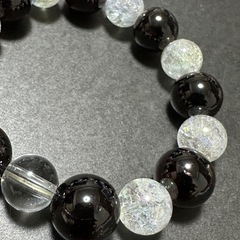 【お値下げ致しましたm(_ _)m】ルビー12mm×8個とクラック水晶のパワーストーンブレスレット 天然石 ビーズの画像