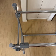 ハンガーラックの画像