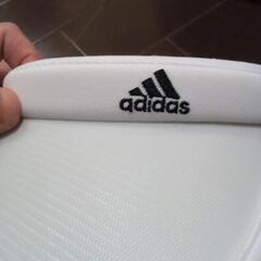 新品未使用アディダス帽子の画像