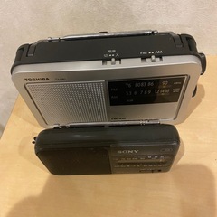 TOSHIBAラジオTY-HR1 とSONYラジオICF-S60の画像