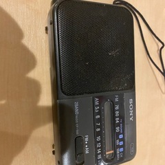 TOSHIBAラジオTY-HR1 とSONYラジオICF-S60の画像