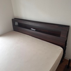 ベッドクイーンサイズ