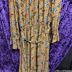 カラシ良品花柄ワンピースＬの画像