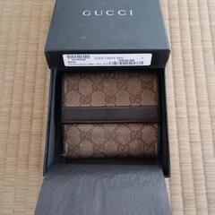 GUCCI グッチ 二つ折り 財布（箱付）