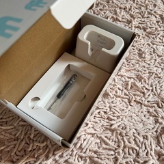 見守りケータイ4 充電スタンド・専用ドライバー・空き箱・取扱い説明書の画像