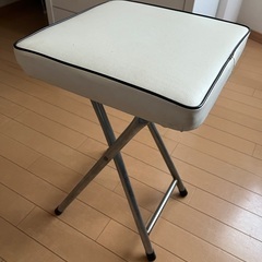 椅子　スツール　白　折り畳み可能　★一緒買い特典あり★