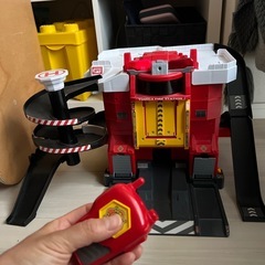無線でピピッと出動指令！変形ファイヤーステーション （ノンスケー...