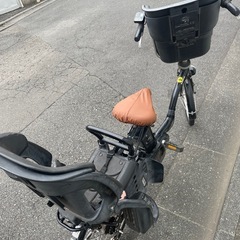 中古 最終値下げ‼️電動自転車  黒 2人乗せ 前後チャイルドシート タイヤ新品2025の画像