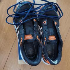 バレーボールシューズ　asics　24.0