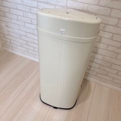 人感センサー開閉式ゴミ箱の画像