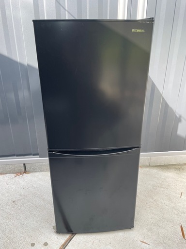 冷蔵庫　アイリスオーヤマ　黒　142L