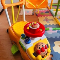 アンパンマン　よくばりビジカー2 　おもちゃ　クルマ　乗り物
の画像